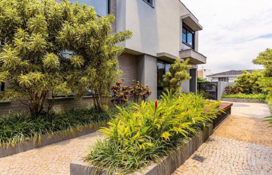 Casa de Condomínio na Alameda dos Nhambiquaras, Moema em São Paulo, por