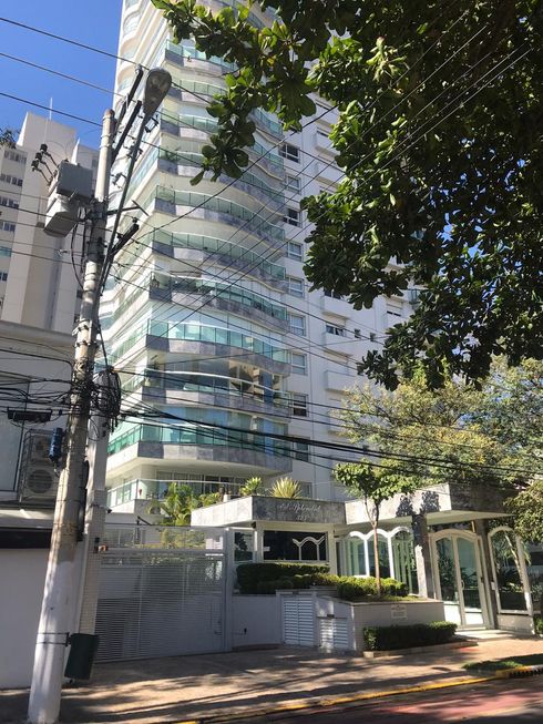 Apartamento na Alameda dos Jurupis, 323, Moema em São Paulo, por R$ 7.