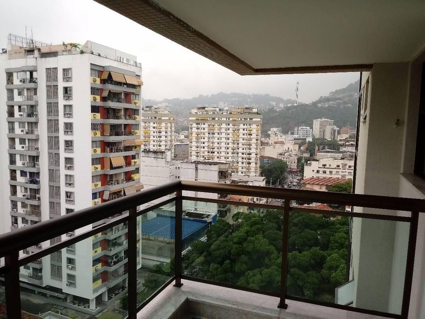 Apartamento na Rua do Bispo, 181, Rio Comprido em Rio de Janeiro, por R