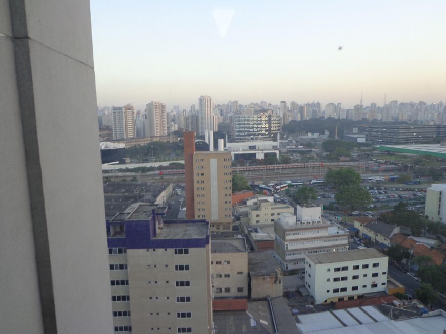 Sala Comercial na Rua do Bosque, Barra Funda em São Paulo, por R$ 18.
