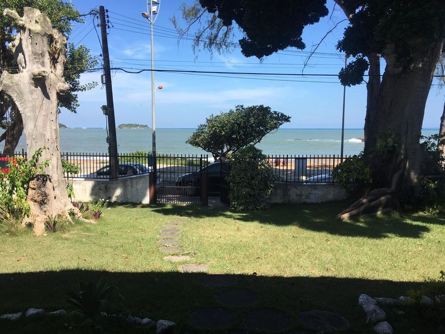 Casa na Avenida Prefeito Cláudio Ribeiro,