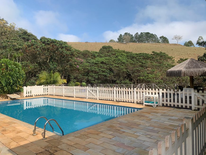 Fazenda/Sítio na Estrada do Pouso Alegre, S/N, Pouso Alegre em Santa