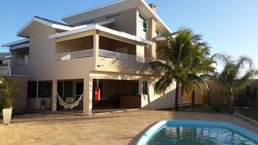 Casa de Condomínio na Rua Carlos Drummond de Andrade, 1266