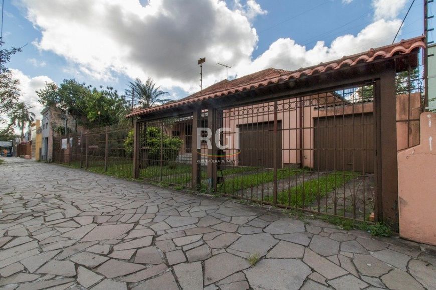 Casa na Rua Barão do Amazonas, 1780, Partenon em Porto Alegre, por R$ 1