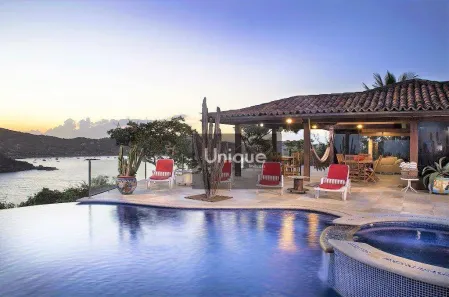 Casa com 5 Quartos à venda, 720m² no Ferradura, Armação dos Búzios