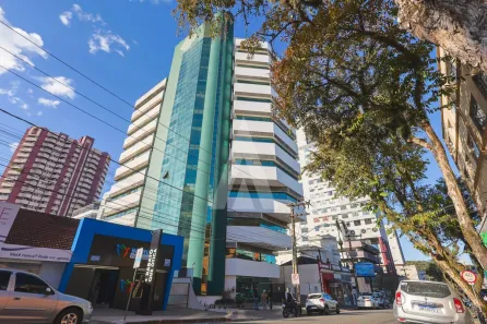 Sala Comercial para alugar, 241m² no Centro, Joinville