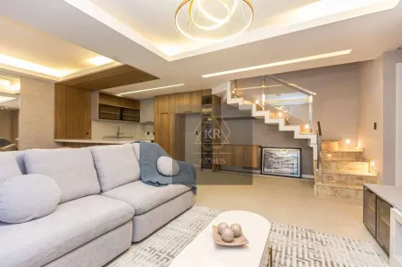 Casa de Condomínio com 3 Quartos para alugar, 192m² no Santo Inácio, Curitiba