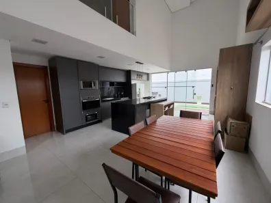 Casa de Condomínio com 4 Quartos para alugar, 150m² no Condomínio Primor das Torres, Cuiabá