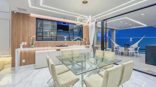 Sobrado com 4 Quartos à venda, 320m² no Coaçu, Eusébio
