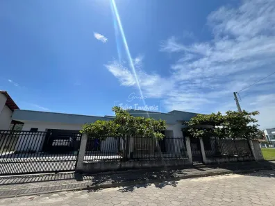 Casa com 3 Quartos à venda, 156m² no Centro, Guabiruba