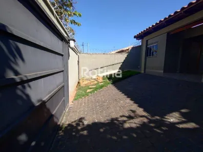 Casa com 5 Quartos para alugar, 220m² no Vigilato Pereira, Uberlândia