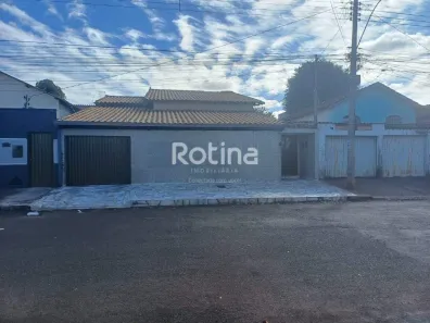 Casa com 4 Quartos à venda, 250m² no Presidente Roosevelt, Uberlândia