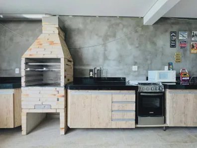 Casa com 4 Quartos à venda, 250m² no Costa Carvalho, Juiz de Fora