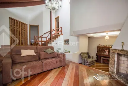 Casa com 3 Quartos à venda, 330m² no Jardim Itu, Porto Alegre