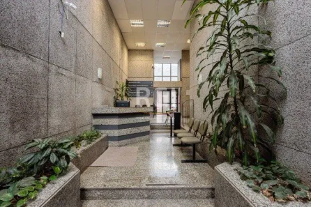 Prédio Comercial com 3 Quartos para alugar, 1025m² no São João, Porto Alegre