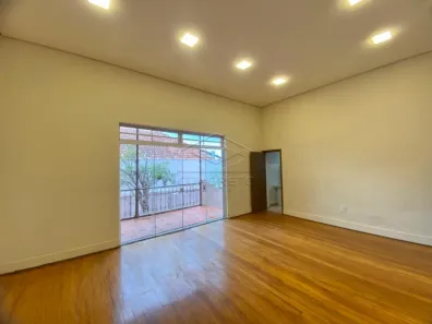 Prédio Comercial com 4 Quartos para alugar, 1000m² no Centro, Jaú