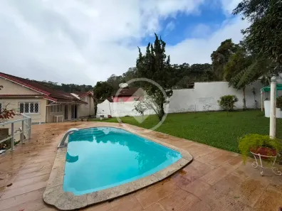 Casa com 3 Quartos para alugar, 137m² no Quebra Frascos, Teresópolis