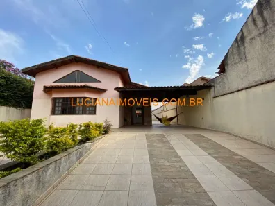 Casa com 3 Quartos à venda, 220m² no Três Montanhas, Osasco