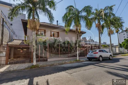 Casa com 3 Quartos à venda, 390m² no Jardim Lindóia, Porto Alegre