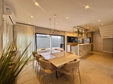 Casa de Condomínio com 3 Quartos à venda, 265m² no Vila Nova, Joinville