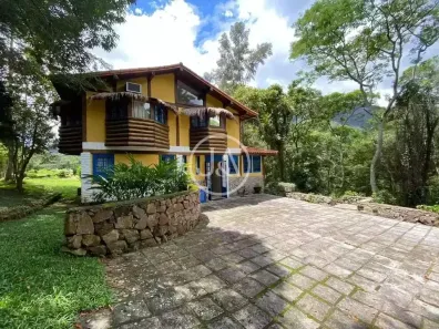Casa com 6 Quartos à venda, 587m² no Araras, Petrópolis