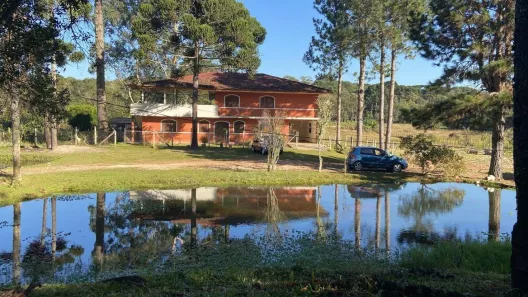 Fazenda/Sítio com 3 Quartos à venda, 560m² no Uberaba, Curitiba