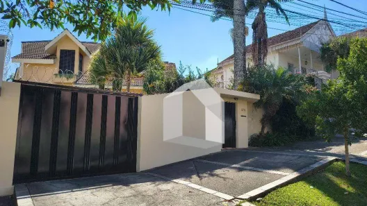 Casa com 6 Quartos à venda, 550m² no Centro, Poços de Caldas