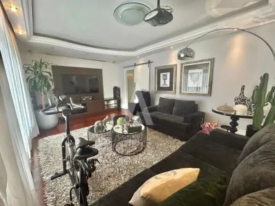Sobrado com 3 Quartos à venda, 294m² no São Marcos, Joinville