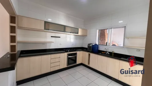 Casa com 3 Quartos para alugar, 129m² no Vila Areao, Taubaté