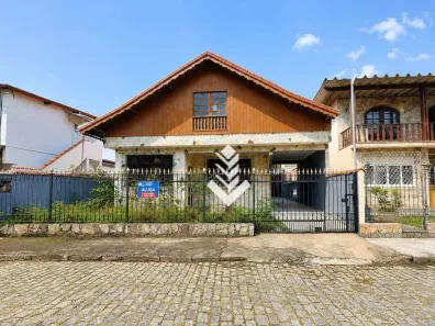 Casa com 3 Quartos para alugar, 180m² no Loteamento São José, Nova Friburgo