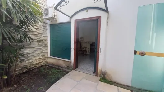 Prédio Comercial para alugar, 258m² no Centro, Jacareí