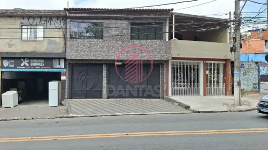 Sobrado com 4 Quartos à venda, 170m² no Parque Santa Teresa, Carapicuíba
