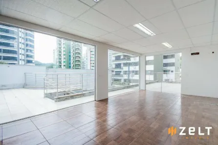 Casa com 4 Quartos à venda, 670m² no Jardim Blumenau, Blumenau
