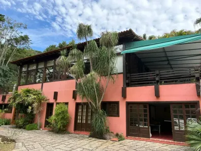 Fazenda/Sítio com 5 Quartos à venda, 1000m² no Itaipava, Petrópolis