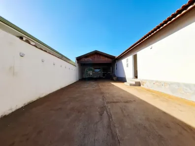 Casa com 3 Quartos à venda, 250m² no , Cravinhos