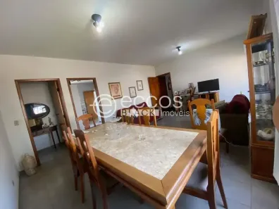 Apartamento com 3 Quartos à venda, 126m² no Osvaldo Rezende, Uberlândia