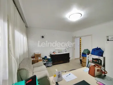 Casa com 3 Quartos para alugar, 231m² no Santa Cecília, Porto Alegre