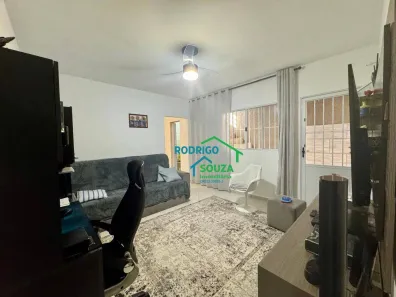 Casa com 3 Quartos à venda, 140m² no Chácara Adriana Aparecida, Carapicuíba