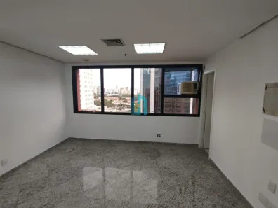 Sala Comercial para alugar, 28m² no Vila Olímpia, São Paulo