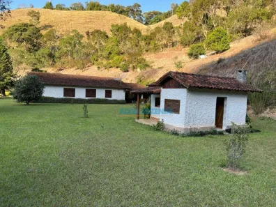 Fazenda/Sítio com 4 Quartos à venda, 200m² no Campo Limpo, Teresópolis