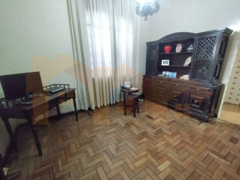 Casa com 5 quartos — Santa Efigênia, Belo Horizonte
