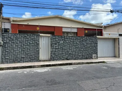 Casa com 7 Quartos à venda, 150m² no Joaquim Távora, Fortaleza
