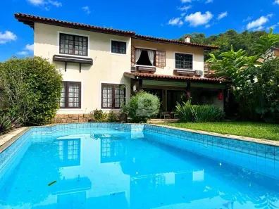 Casa de Condomínio com 4 Quartos à venda, 256m² no Badu, Niterói