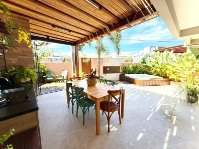 Casa com 3 Quartos à venda, 145m² no Campeche, Florianópolis