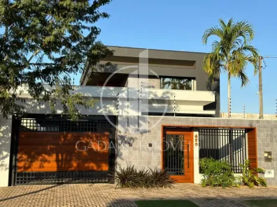 Casa com 4 Quartos à venda, 216m² no Jardim Belo Horizonte, Sinop