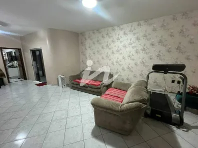 Casa com 4 Quartos à venda, 250m² no Santa Mônica, Uberlândia