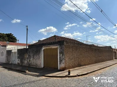 Casa com 2 Quartos à venda, 150m² no Boa Vista, Uberaba