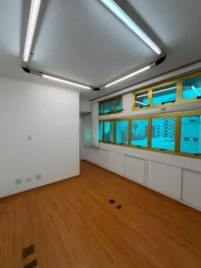 Sala Comercial à venda, 46m² no Gonzaga, Santos