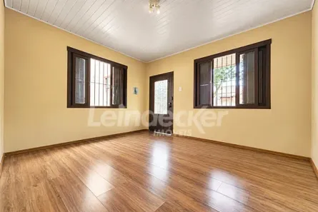 Casa com 2 Quartos para alugar, 62m² no Jardim Itu, Porto Alegre