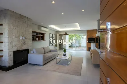 Casa de Condomínio com 3 Quartos para alugar, 136m² no Hípica, Porto Alegre